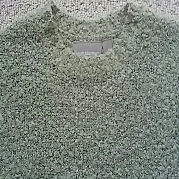 sweater - Picture 3 of 3